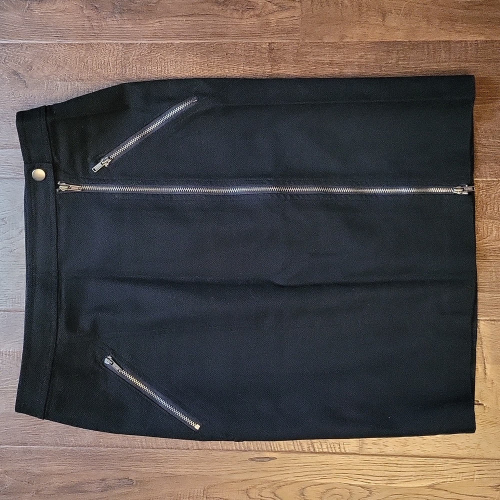 Banana Republic Black Pencil Skirt with Zipper Details